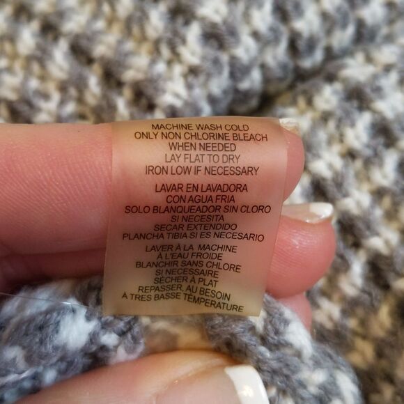 Calvin Klein acrylic knit turtleneck poncho/cape/sweater/coat, EUC, one size - Picture 6 of 9